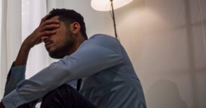 Man experiencing worsened depression symptoms after combining alcohol and Zoloft